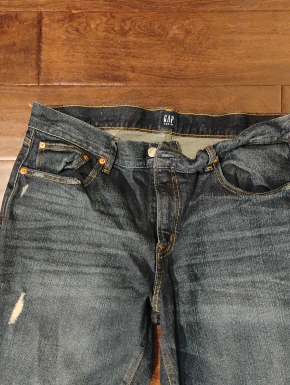 GAP Men’s Washed Blue Relaxed Jeans